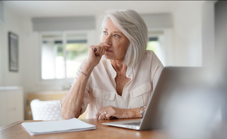 Finančne zlorabe in starostniki Finančne zlorabe in starostniki