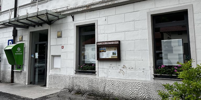 Poslovni prostor, nekdanja bančna poslovalnica v središču Kobarida