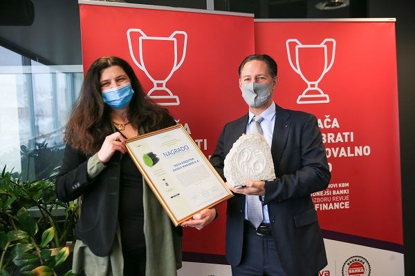 Prejeli smo nagrado HORUS za strateško družbeno odgovornost Prejeli smo nagrado HORUS za strateško družbeno odgovornost