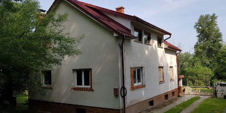 Stanovanjska hiša z gospodarskim poslopjem na naslovu Šafarsko 37, Razkrižje