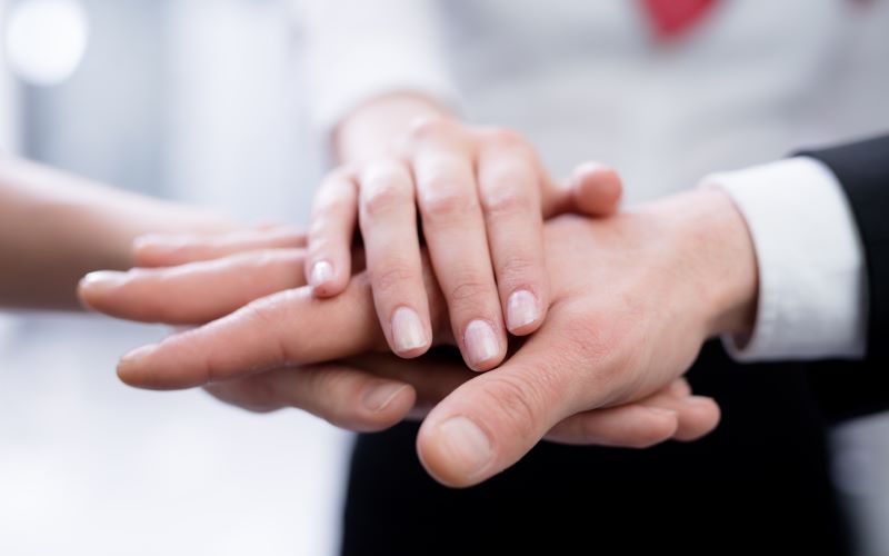 TRAJNOSTNI ODNOSI S SOCIALNIM OKOLJEM 